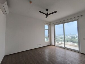 Room in 3.5 BHK Apartment at Vatika Sovereign Park, Sector 99 – for Rent