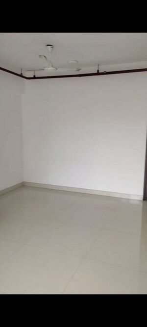 Room in 2 BHK Apartment at Arkade Serene, Malad West – for Rent