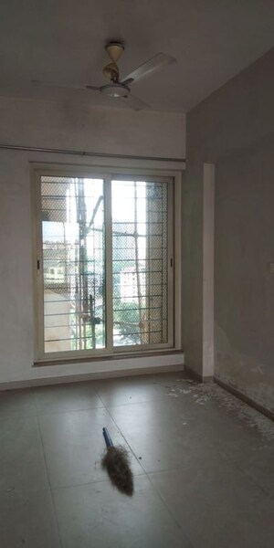 Room in 1 BHK Apartment at Gsa Grandeur, Malad East – for Rent