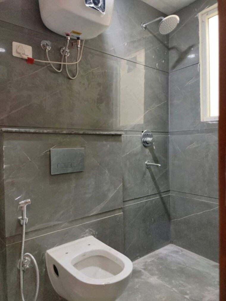 Bathroom, chattarpur 2 Bedroom 1200 Sq.Ft. Builder Floor In Chattarpur Delhi 10650912