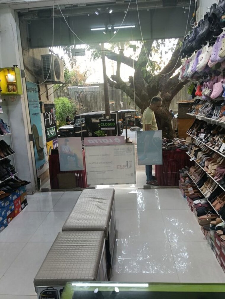 Team Area, andheri west Commercial Shop 270 Sq.Ft. In Andheri West Mumbai 10650923