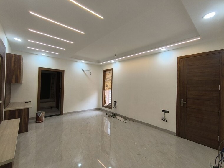 Room, bptp-amstoria-country-floor 4 Bedroom 500 Sq.Yd. Builder Floor In Sector 102 Gurgaon 10650909