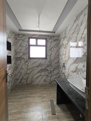 Bathroom in 4 BHK Builder Floor at BPTP Amstoria Country Floor, Sector 102 – for Sale