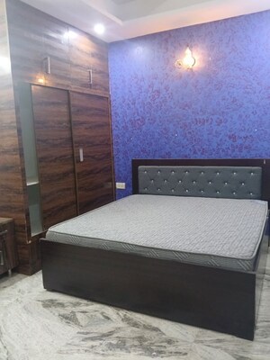 Bedroom in 3 BHK Builder Floor at Sector 43 – for Rent