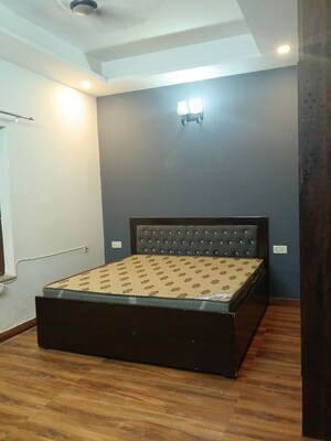 Bedroom in 3 BHK Builder Floor at Sector 43 – for Rent