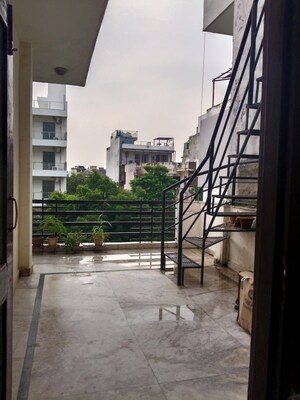 Balcony in 2 BHK Builder Floor at Sector 43 – for Rent