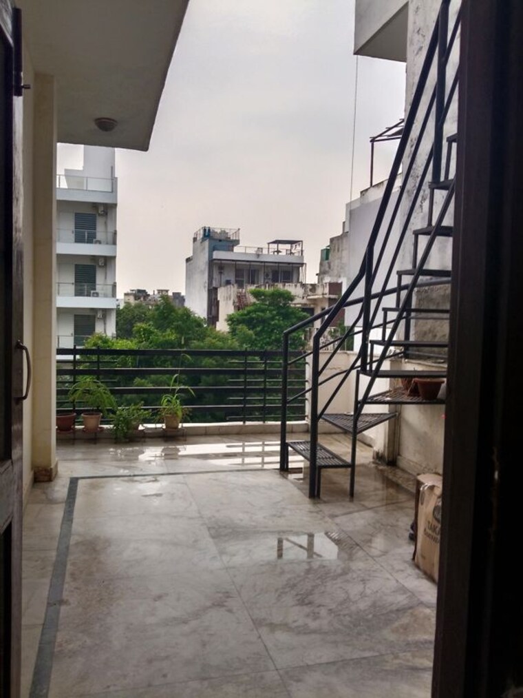 Balcony, sector 43 2 Bedroom 1200 Sq.Ft. Builder Floor In Sector 43 Gurgaon 10650993