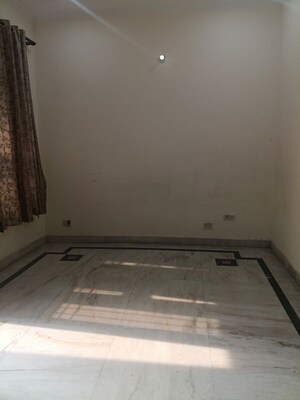 2 BHK Builder Floor For Rent in Sector 43