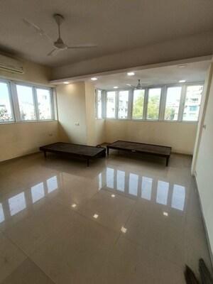 2 BHK Apartment For Sale in Colaba