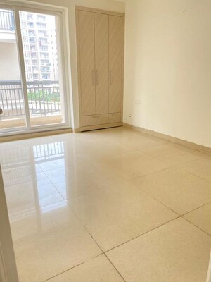 Room in 3 BHK Apartment at High Ground – for Rent