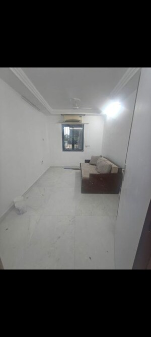 Room in 3 BHK Apartment at Deepak Silverene, Bandra West – for Rent