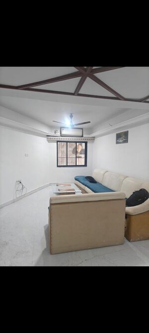Team Area in 3 BHK Apartment at Deepak Silverene, Bandra West – for Rent