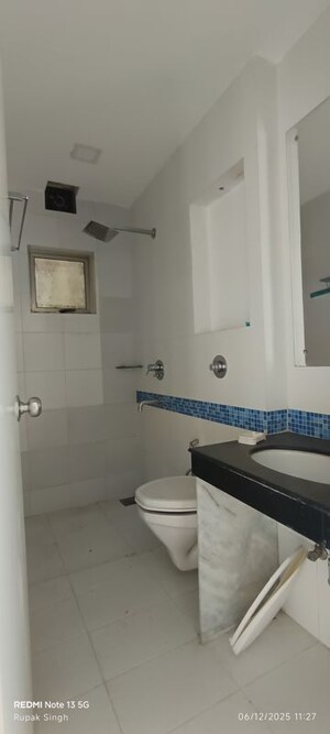 Bathroom in 5 BHK Apartment at Oberoi Springs, Andheri West – for Rent