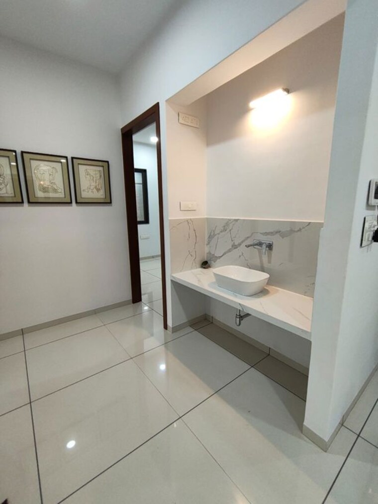Bathroom, forever-atmosphere 4 Bedroom 2536 Sq.Ft. Apartment In Gotri Vadodara 10651039