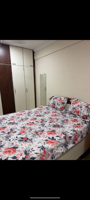 Bedroom in 2 BHK Apartment at Vile Parle Mahaveer, Vile Parle West – for Rent