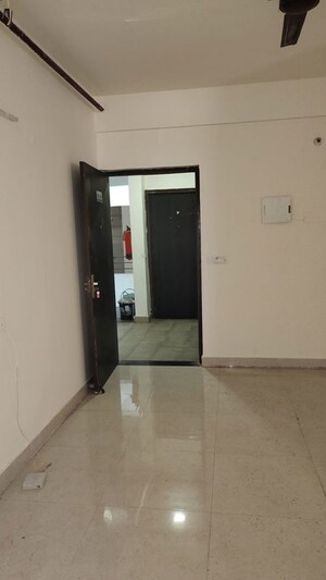 Room in 2 BHK Apartment at Signature Global The Roselia, Sector 95a – for Sale