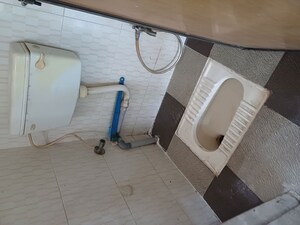 Bathroom in 1 BHK Apartment at Rabale – for Rent
