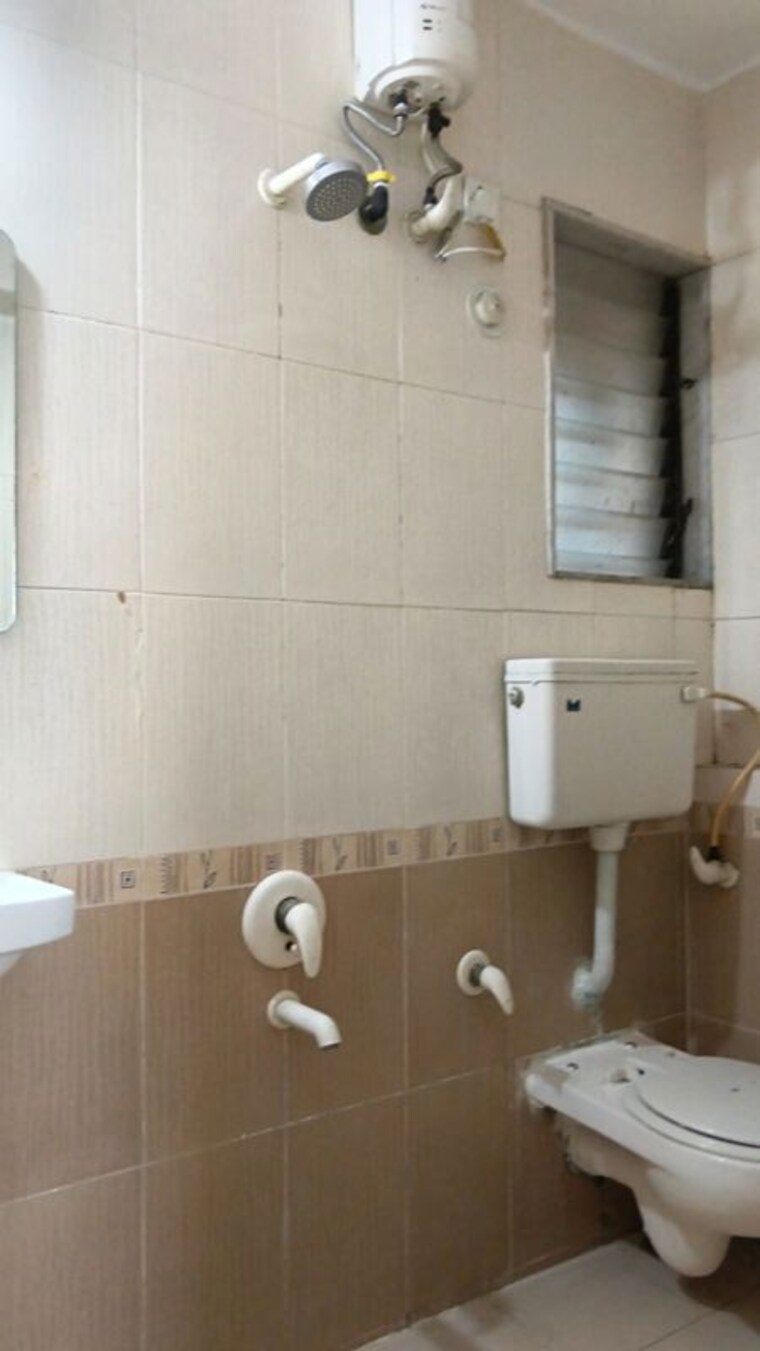 Bathroom, dheeraj-solitaire 1 Bedroom 625 Sq.Ft. Apartment In Malad West Mumbai 10651132