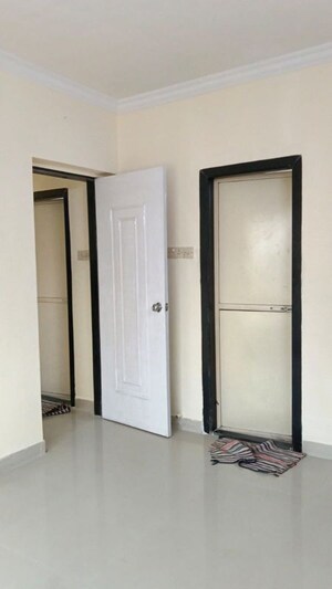 Room in 1 BHK Apartment at Dheeraj Solitaire, Malad West – for Rent