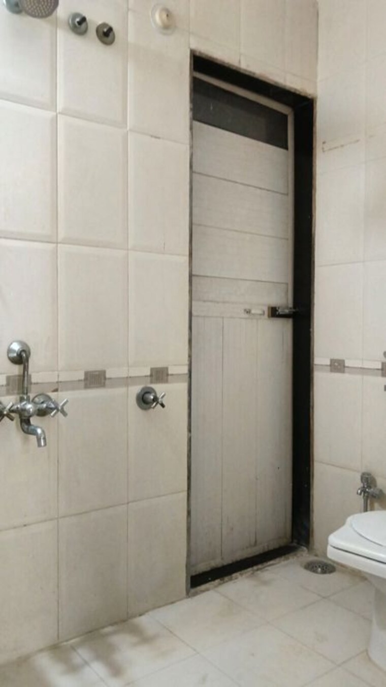 Bathroom, dheeraj-solitaire 1 Bedroom 625 Sq.Ft. Apartment In Malad West Mumbai 10651132