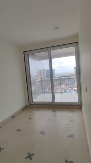 Bedroom in 2.5 BHK Apartment at Chembur – for Rent