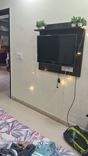 Furnished Amenities in 3 BHK Builder Floor at Tagore Garden – for Rent