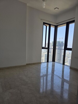 Room in 3 BHK Apartment at Lodha The Park, Worli – for Sale