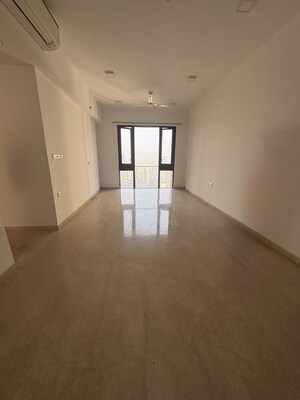 Room in 3 BHK Apartment at Lodha The Park, Worli – for Sale