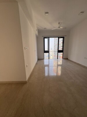 Room in 3 BHK Apartment at Lodha The Park, Worli – for Sale