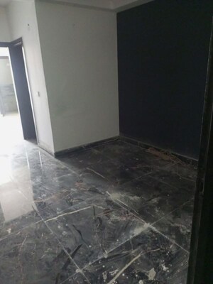Room in  Builder Floor at Krishna Tower Noida, Sector 73 – for Sale