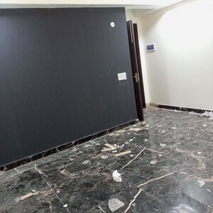 Room in  Builder Floor at Suraj Residency Noida, Sector 73 – for Sale