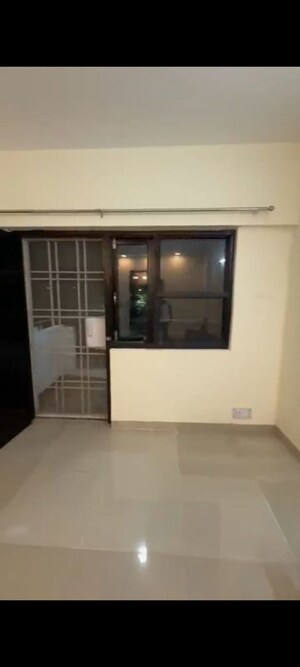 Room in 2 BHK Apartment at Ansal Crown Heights, Sector 80 – for Rent