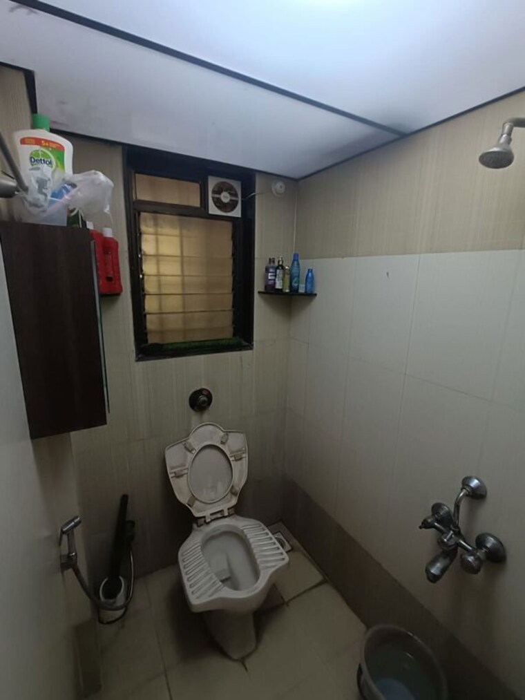 Bathroom, kabra-jai-mitra-apartments 2 Bedroom 850 Sq.Ft. Apartment In Goregaon West Mumbai 10651170