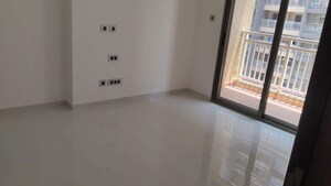 Room in 2 BHK Apartment at Magarpatta Jasminium, Hadapsar – for Rent