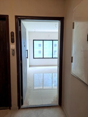 Room in 1 BHK Apartment at Roswalt Ray, Dahisar East – for Rent