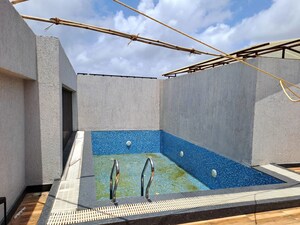 Furnished Amenities in 1 BHK Apartment at Roswalt Ray, Dahisar East – for Rent