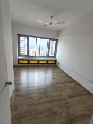 Room in 3 BHK Apartment at Imperial Heights Goregaon West, Goregaon West – for Rent