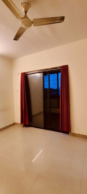 Room in 2 BHK Apartment at Magarpatta City Roystonea, Hadapsar – for Rent