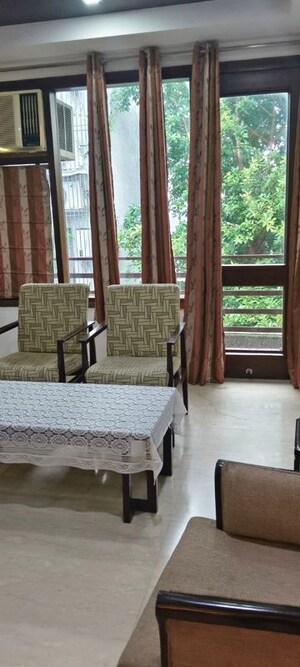 Living Room in 4 BHK Builder Floor at Green Park Extension – for Rent