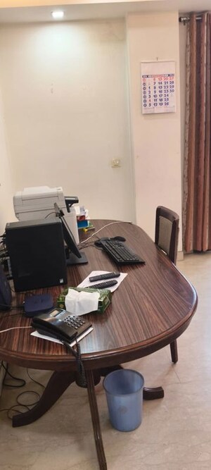 Room in 4 BHK Builder Floor at Green Park Extension – for Rent