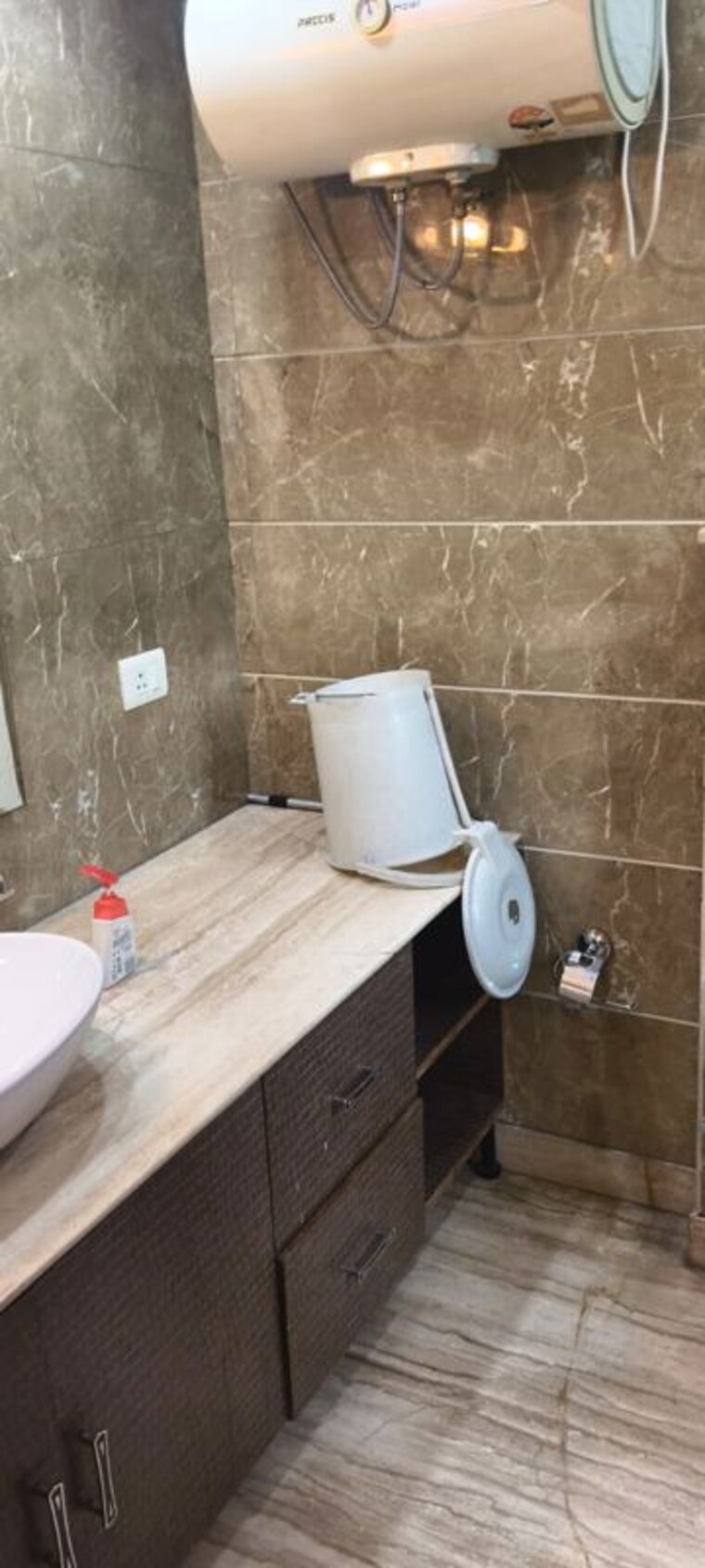 Bathroom, green park extension 4 Bedroom 500 Sq.Yd. Builder Floor In Green Park Extension Delhi 10651195