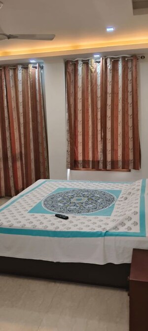 Bedroom in 4 BHK Builder Floor at Green Park Extension – for Rent