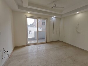 Room in 3 BHK Builder Floor at Rajouri Garden – for Rent
