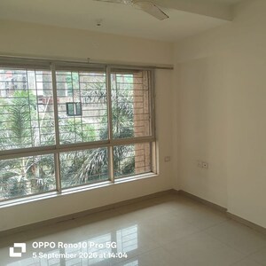 Room in 2 BHK Apartment at Nahar Laurel and Lilac, Chandivali – for Rent