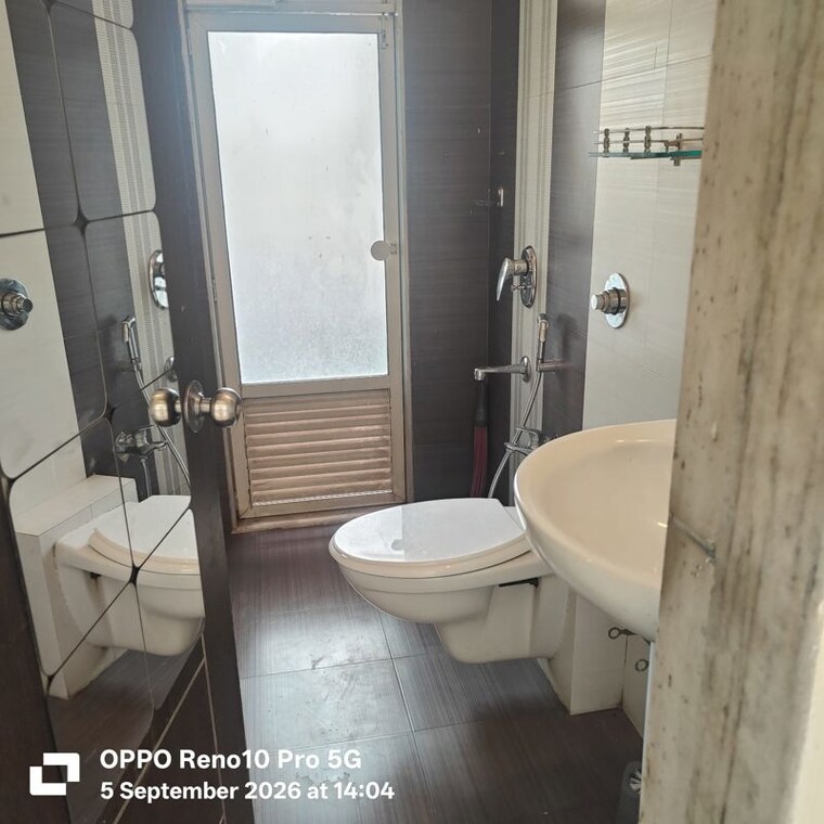 Bathroom, nahar-laurel-and-lilac 2 Bedroom 960 Sq.Ft. Apartment In Chandivali Mumbai 10651235