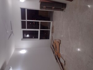 Room in 2.5 BHK Apartment at Ireo The Corridors, Sector 67a – for Rent