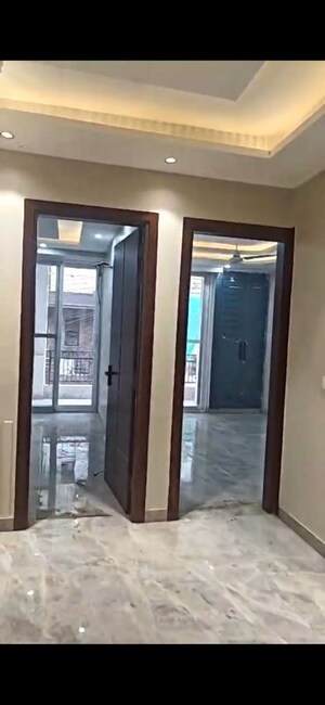 Building Lobby in 3 BHK Builder Floor at Sainik Colony – for Sale