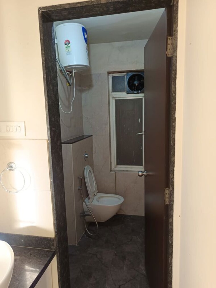 Bathroom, mantra-insignia 2 Bedroom 984 Sq.Ft. Apartment In Mundhwa Pune 10651300