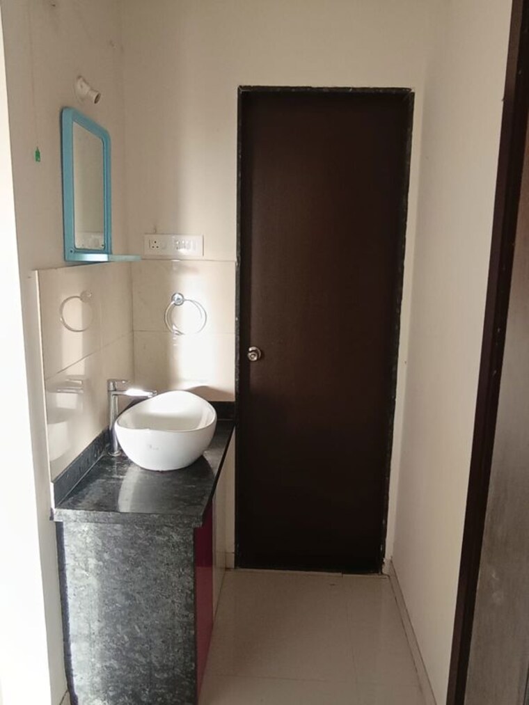 Bathroom, mantra-insignia 2 Bedroom 984 Sq.Ft. Apartment In Mundhwa Pune 10651300