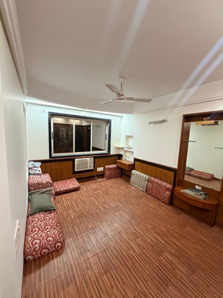 Bedroom, lokhandwala-infrastructure-lady-ratan-tower 2 Bedroom 750 Sq.Ft. Apartment In Worli Mumbai 10651306